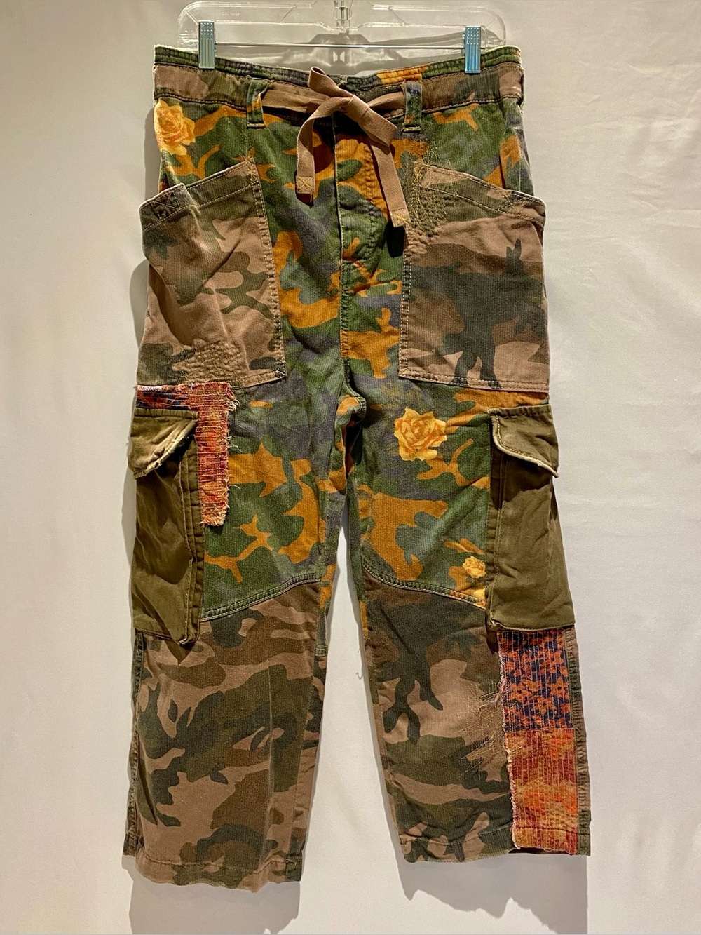 Free People Zion Patchwork Patchwork Rose Camo Cargo Pants, size M